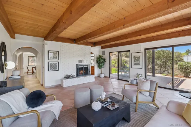 $1,199,000 | 974 Via Hillview, Fallbrook, CA 92028