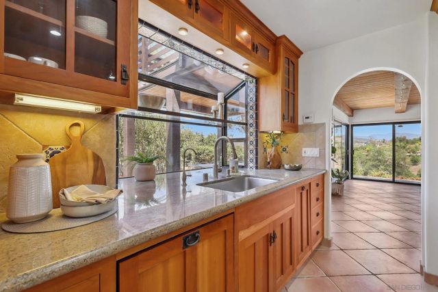 $1,199,000 | 974 Via Hillview, Fallbrook, CA 92028