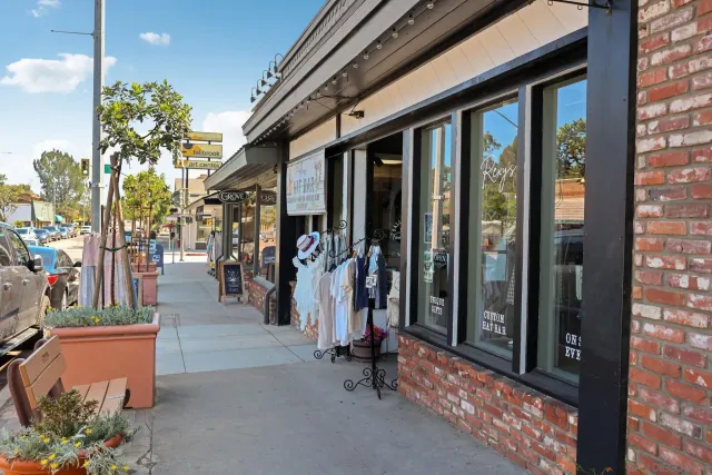 $1,199,000 | 974 Via Hillview, Fallbrook, CA 92028