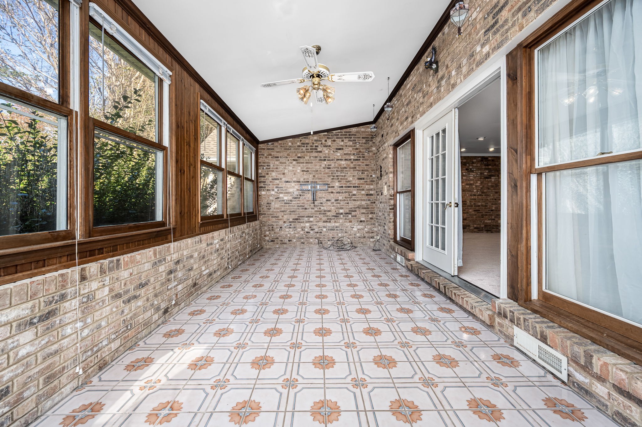 140 Motlow Road Tullahoma, TN 37388 - Photo 27 of 69 a bathroom with a shower