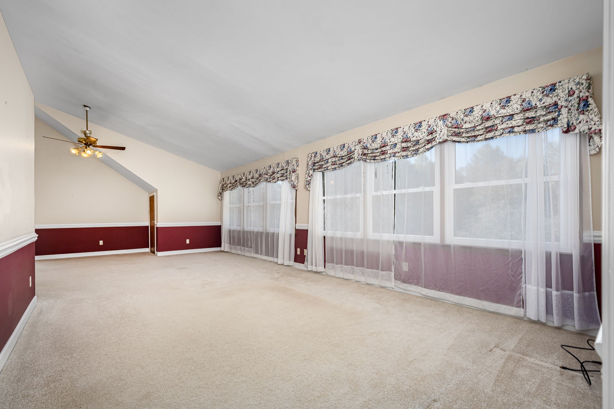 140 Motlow Road Tullahoma, TN 37388 - Photo 49 of 69 an empty room with windows