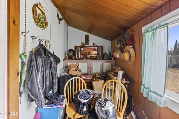 $199,900 | 691 Bridge Street, Bethlehem, NY 12158