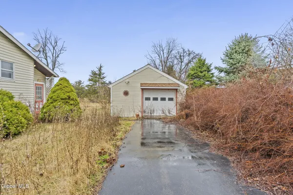 $199,900 | 691 Bridge Street, Bethlehem, NY 12158