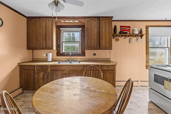 $199,900 | 691 Bridge Street, Bethlehem, NY 12158