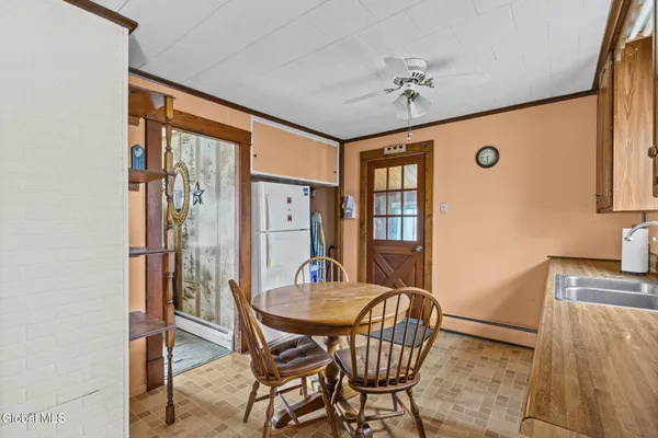 $199,900 | 691 Bridge Street, Bethlehem, NY 12158