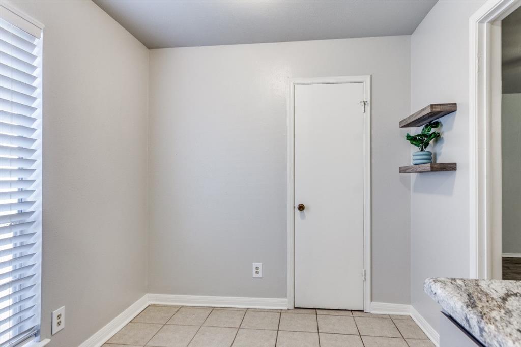 4022 Ridglea Country Club Drive, Unit 608 Fort Worth, TX 76126 - Photo 16 of 28 a view of an empty room