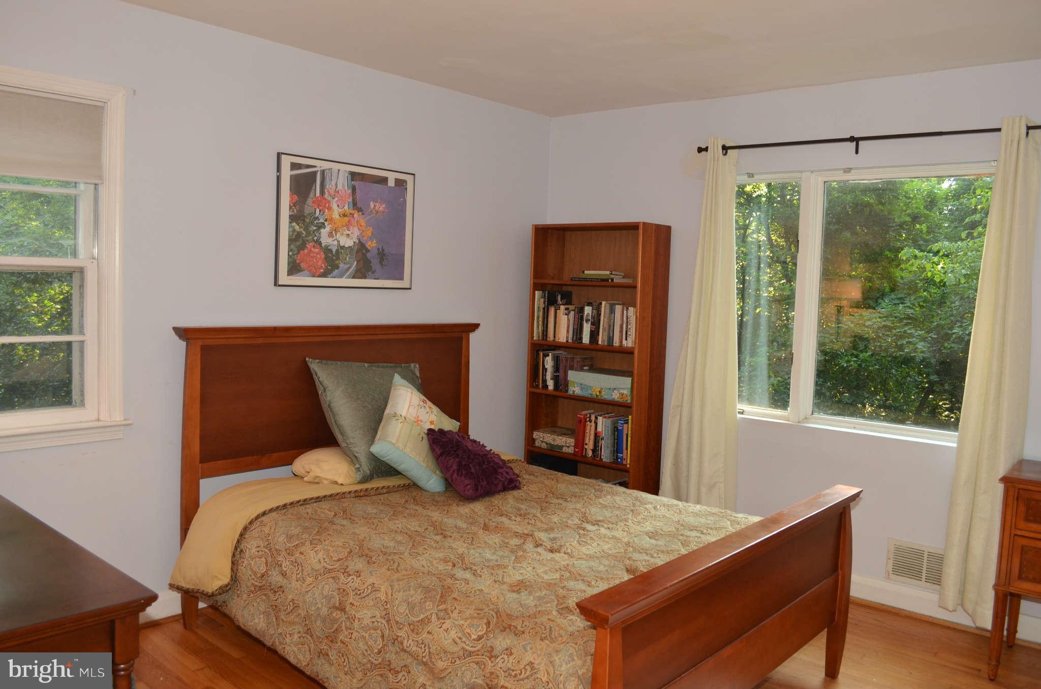 5115 Brook Green Road Baltimore, MD 21229 - Photo 14 of 25 Bath Master