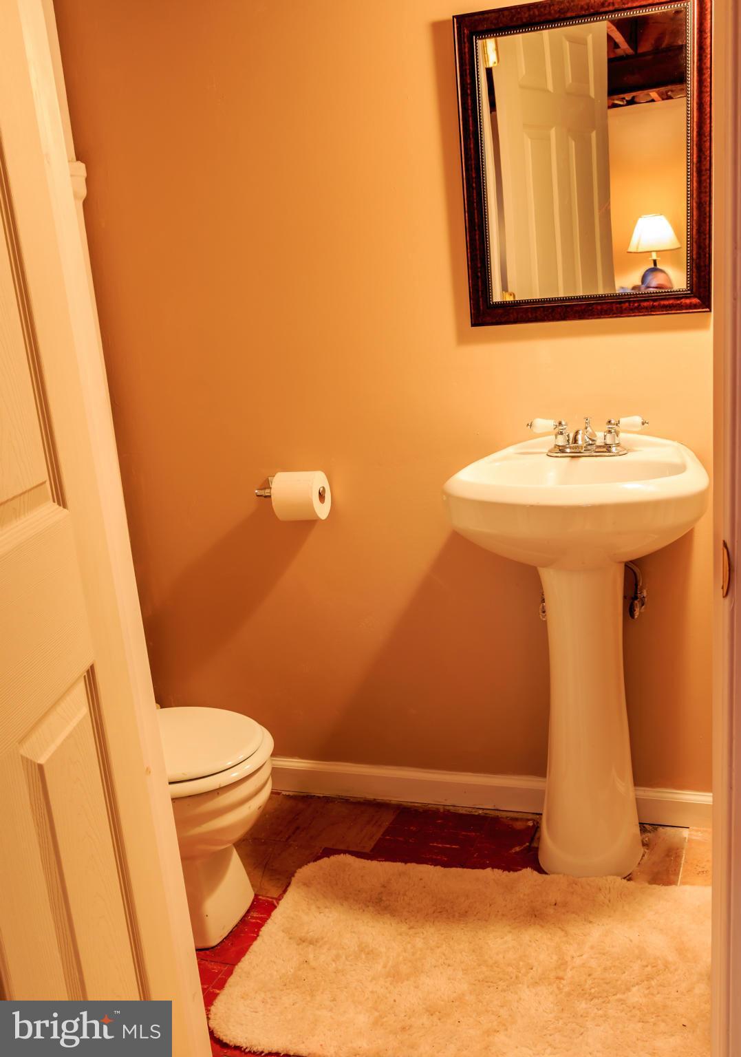 5115 Brook Green Road Baltimore, MD 21229 - Photo 22 of 25 Bath