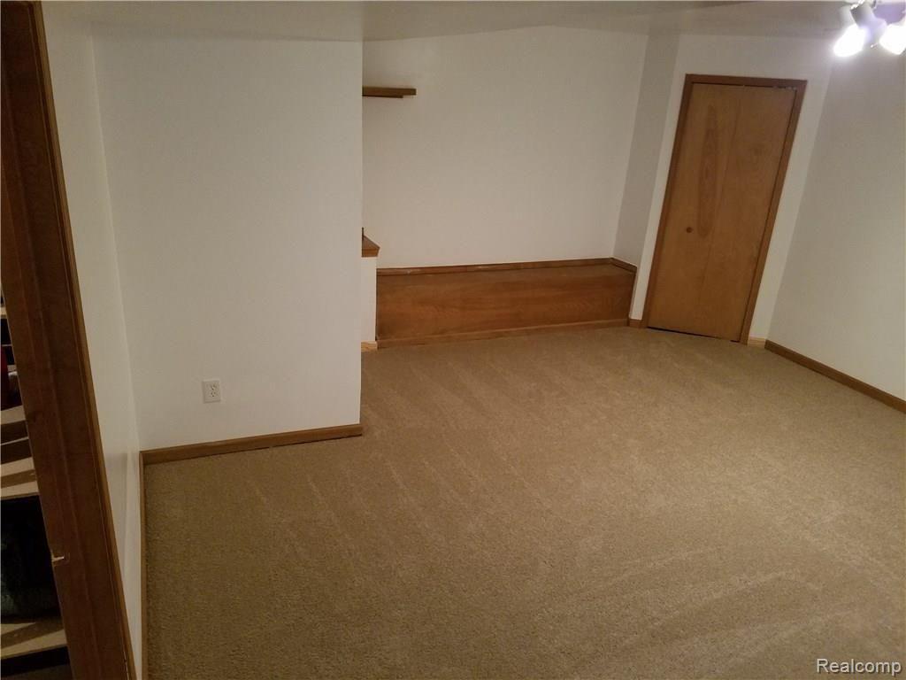 6182 Clarkston Road Clarkston, MI 48346 - Photo 13 of 20 20160920_103447.jpg