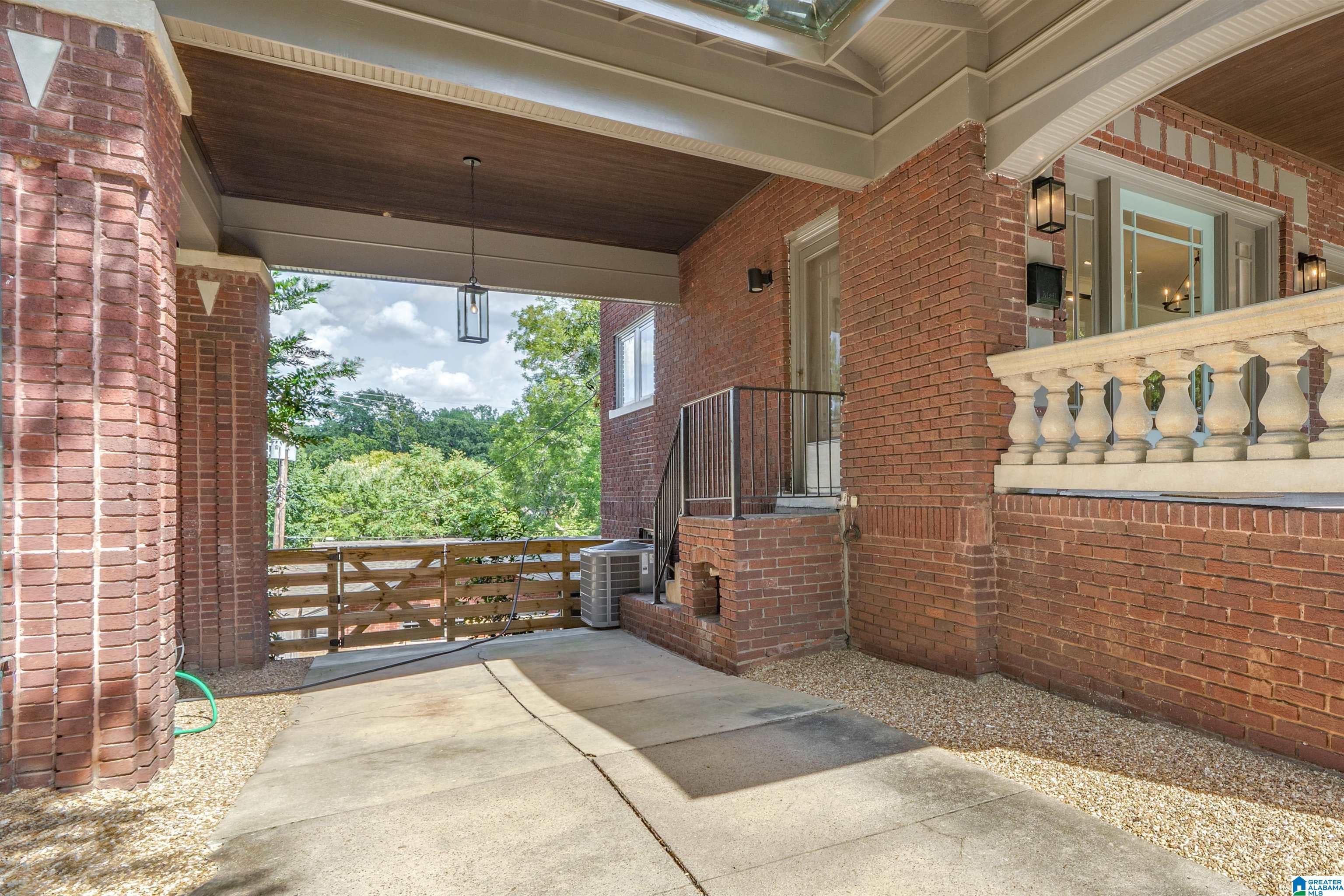 1011 Glen View Road Birmingham, AL 35222 - Photo 10 of 50 Gallery Image 10