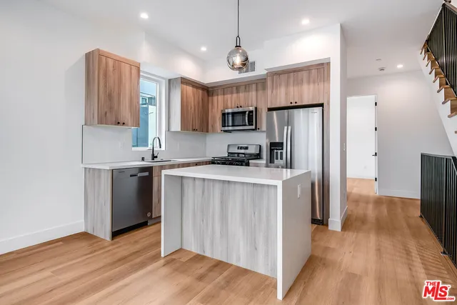 $4,750 | 5319 Ben Avenue, Unit 1, Valley Village, CA 91607