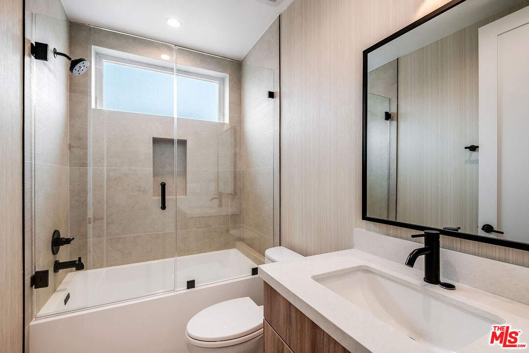 5319 Ben Avenue, Unit 1 Valley Village, CA 91607 - Photo 3 of 10