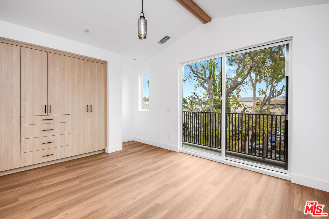 5319 Ben Avenue, Unit 1 Valley Village, CA 91607 - Photo 4 of 10