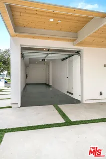 a view of a garage