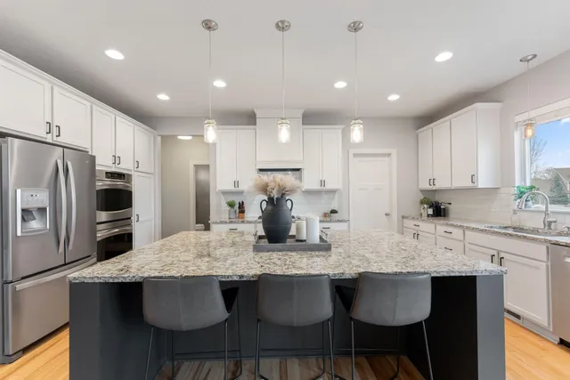 $699,900 | 520 Prairie Way South, Bayport, MN 55003