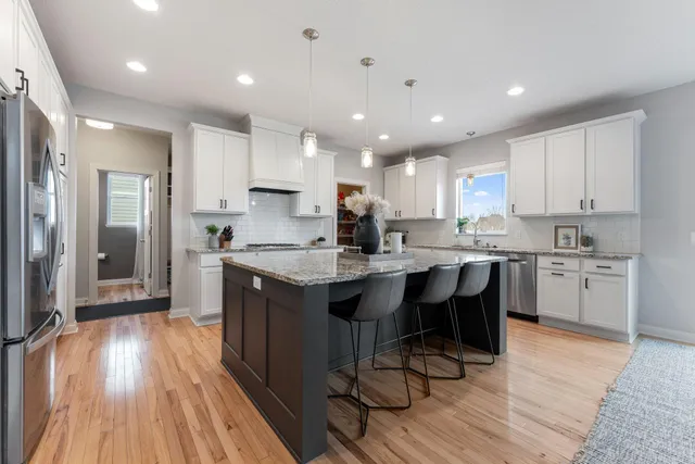 $699,900 | 520 Prairie Way South, Bayport, MN 55003