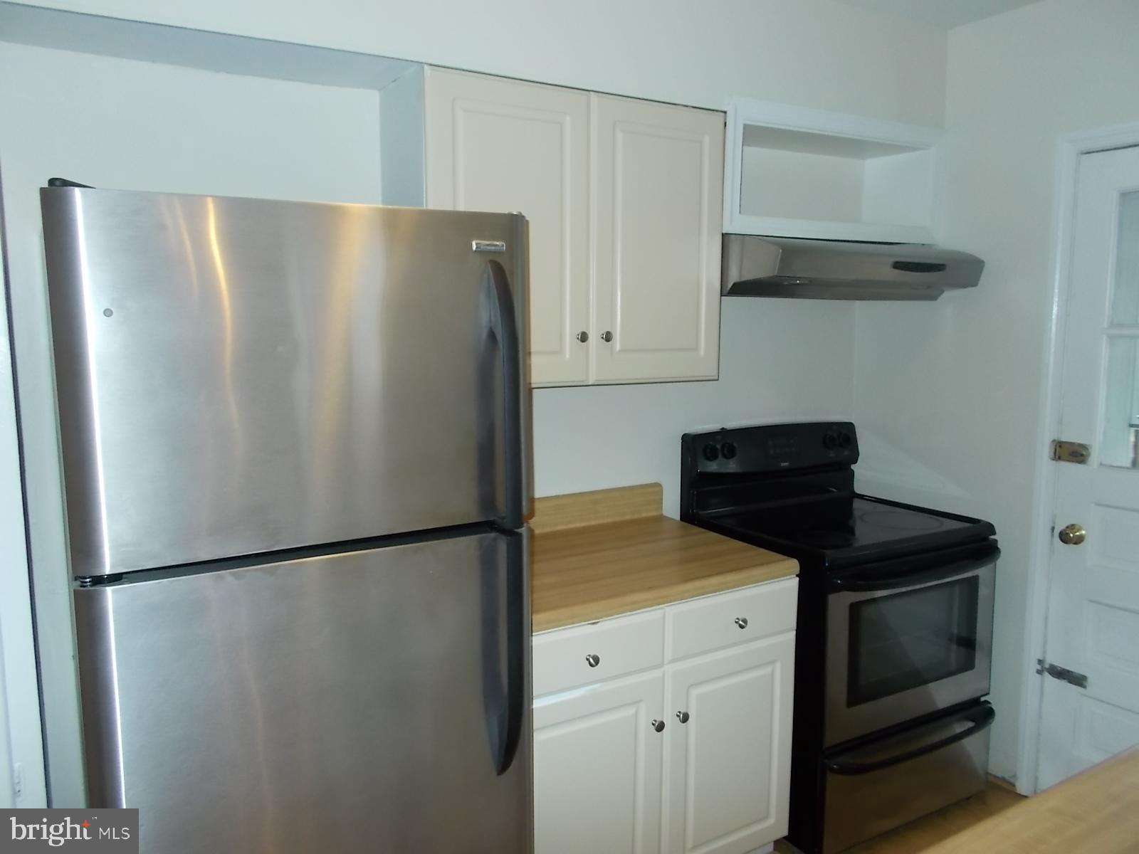 1863 Loch Shiel Road Towson, MD 21286 - Photo 4 of 14 Kitchen