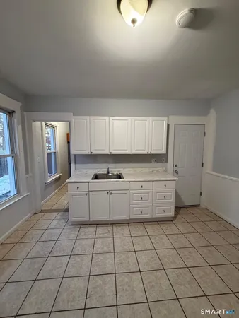 $2,500 | 256 Center Street, Unit 1, West Haven, CT 06516