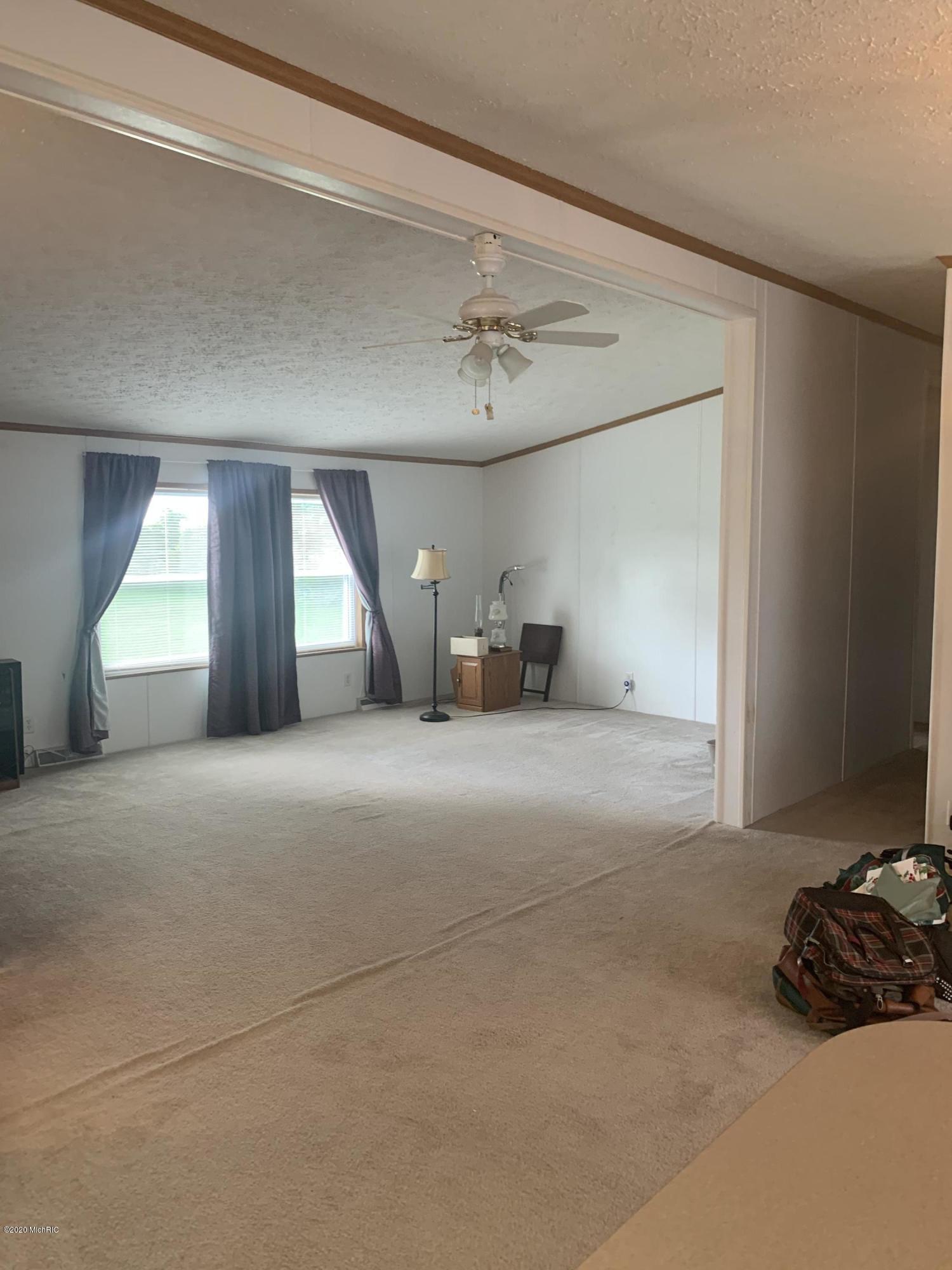 31278 Maystead Road Burr Oak, MI 49030 - Photo 9 of 16 Living Room