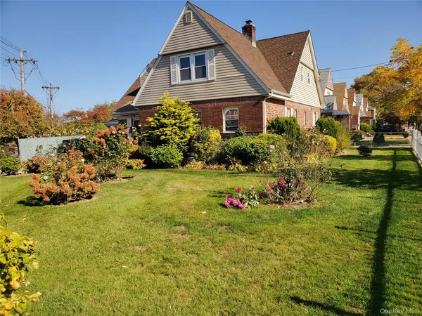 $2,975 | 16606 Willets Point Boulevard | Clearview