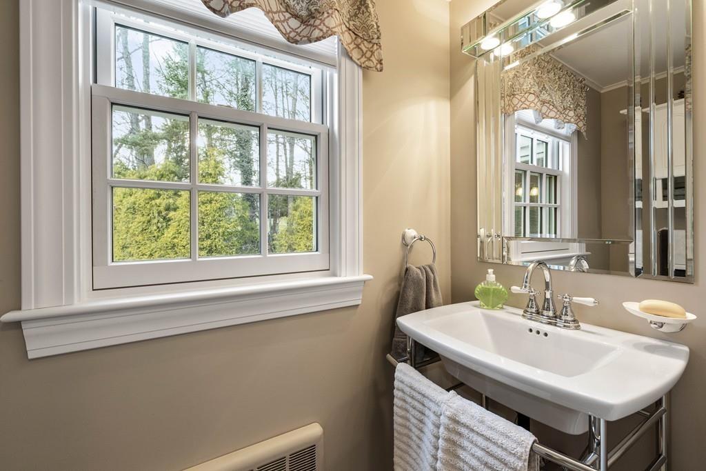 26 Roberts Road Wellesley, MA 02481 - Photo 15 of 33