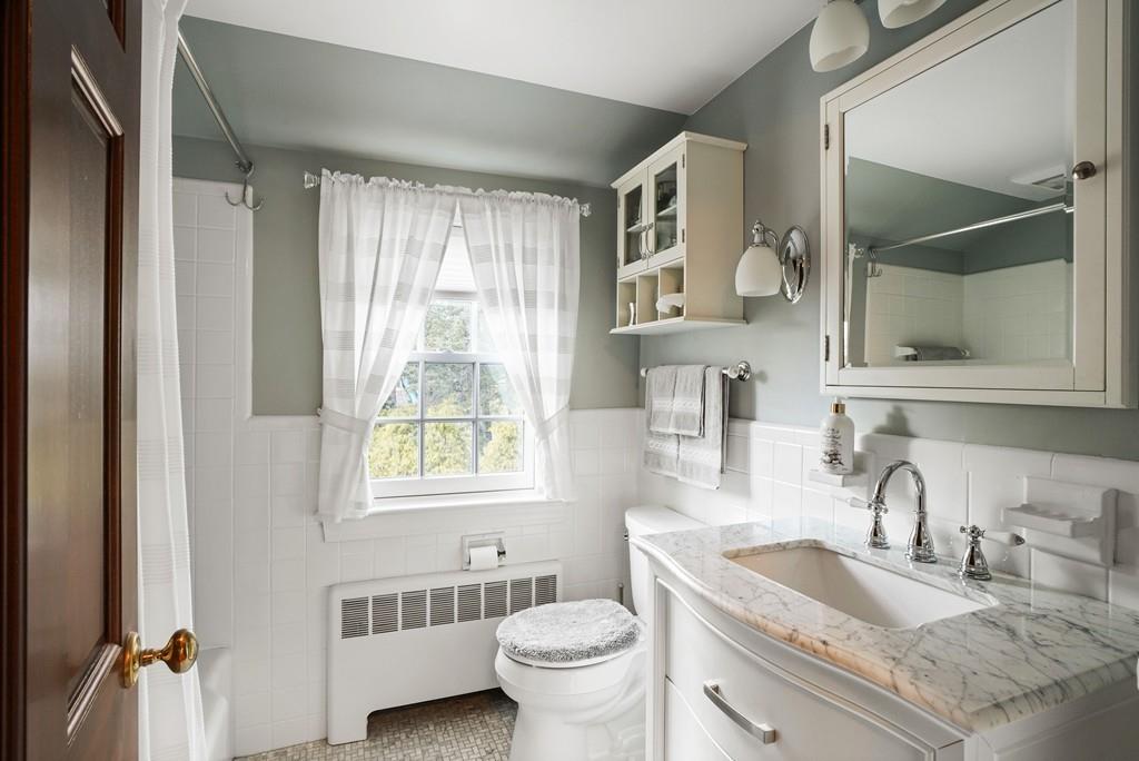 26 Roberts Road Wellesley, MA 02481 - Photo 17 of 33