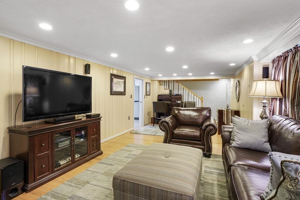 26 Roberts Road Wellesley, MA 02481 - Photo 22 of 33