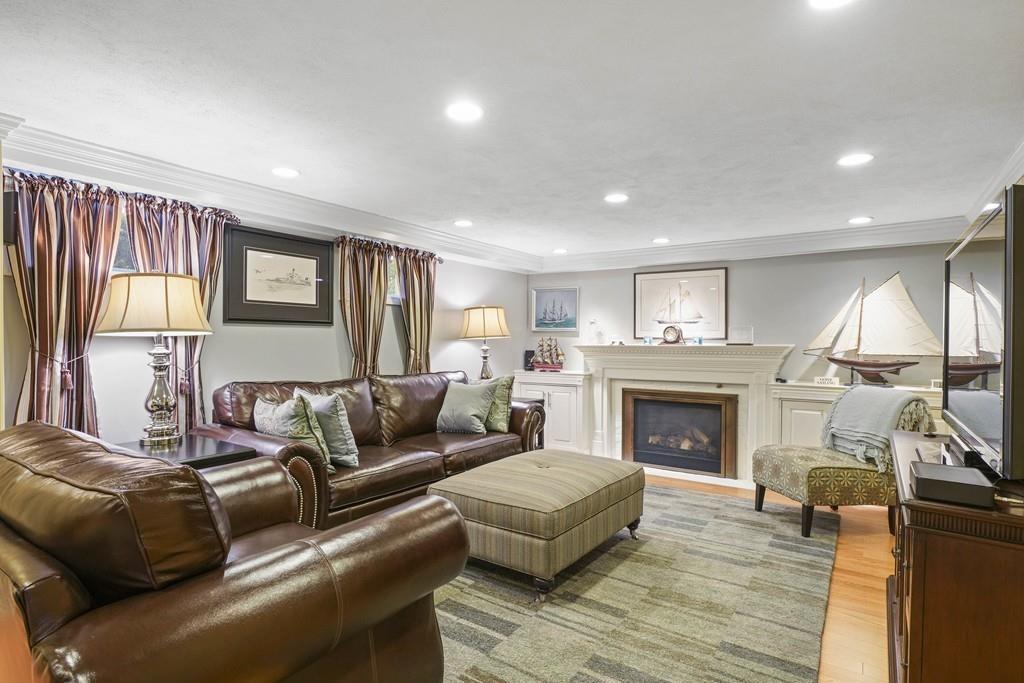 26 Roberts Road Wellesley, MA 02481 - Photo 23 of 33