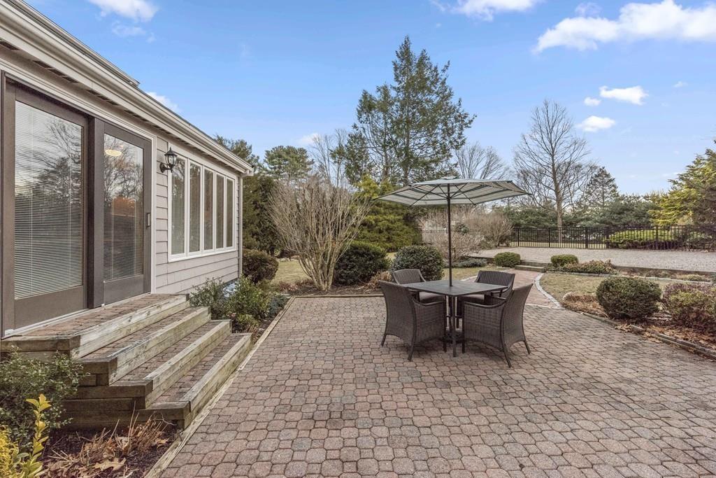 26 Roberts Road Wellesley, MA 02481 - Photo 26 of 33