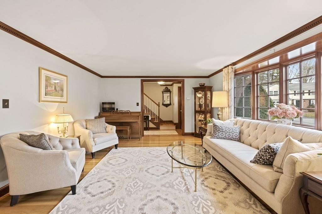 26 Roberts Road Wellesley, MA 02481 - Photo 5 of 33