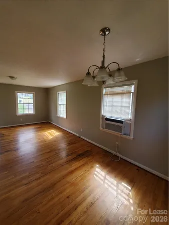 $1,250 | 1122 Rolling Lane, Statesville, NC 28677