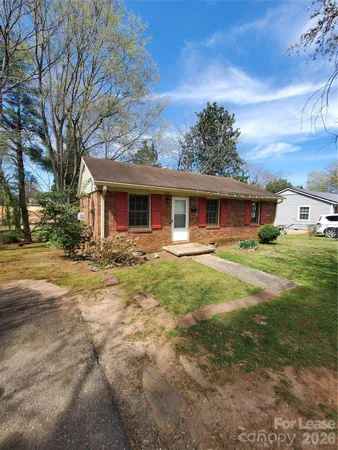 $1,250 | 1122 Rolling Lane, Statesville, NC 28677