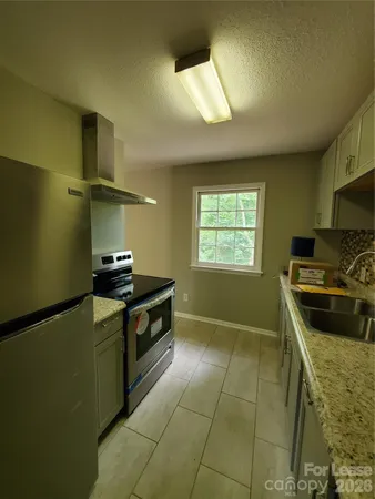 $1,250 | 1122 Rolling Lane, Statesville, NC 28677