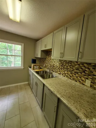 $1,250 | 1122 Rolling Lane, Statesville, NC 28677