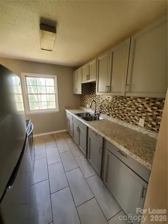 $1,250 | 1122 Rolling Lane, Statesville, NC 28677