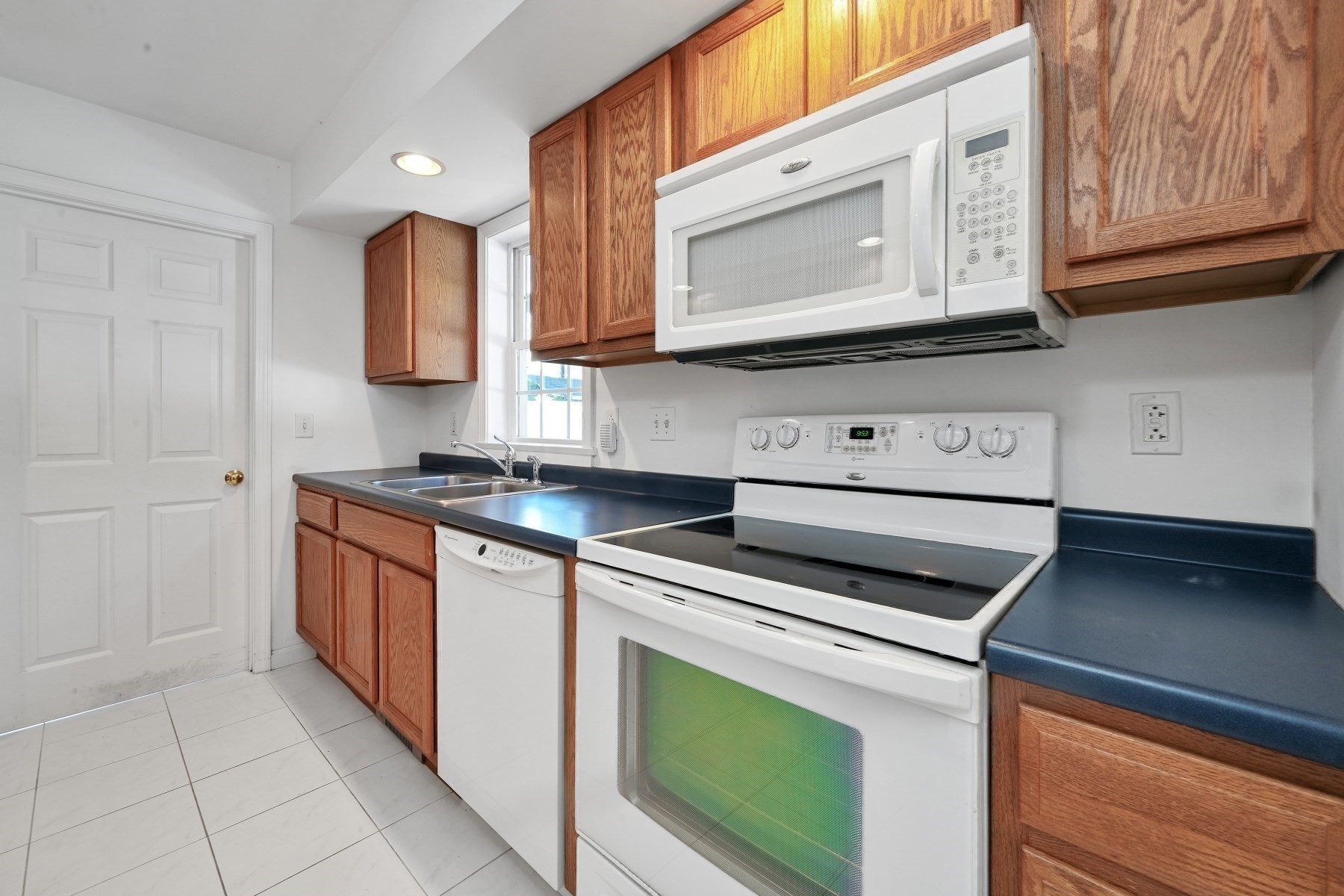 29 Ashworth Road Quincy, MA 02171 - Photo 11 of 41 Gallery Image 11