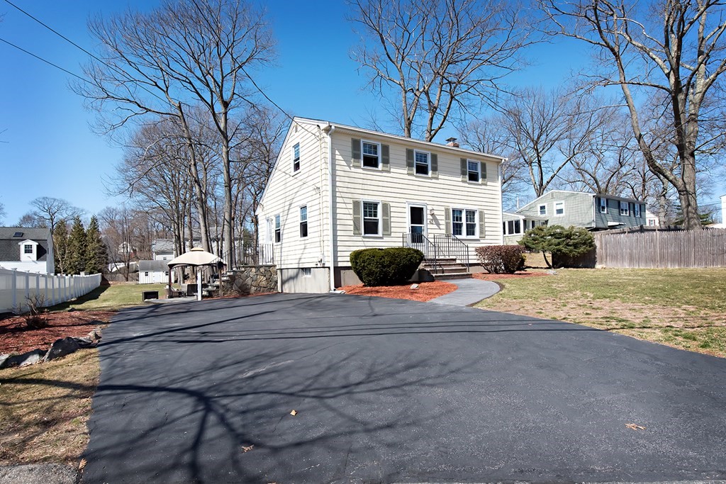 43 Greensboro Road Dedham, MA 02026 - Photo 4 of 41 Gallery Image 4