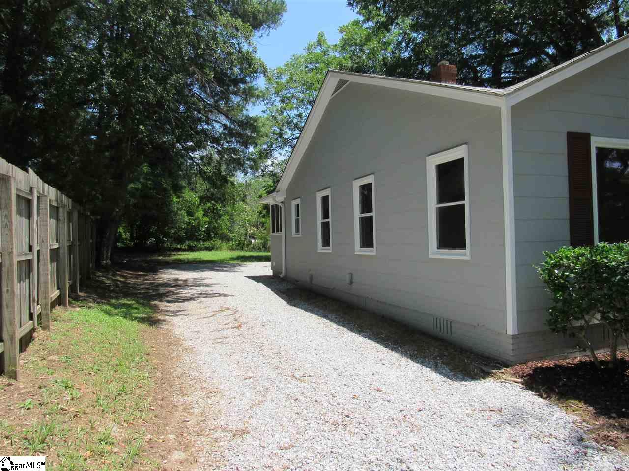 121 Roper Street Easley, SC 29640 - Photo 4 of 17