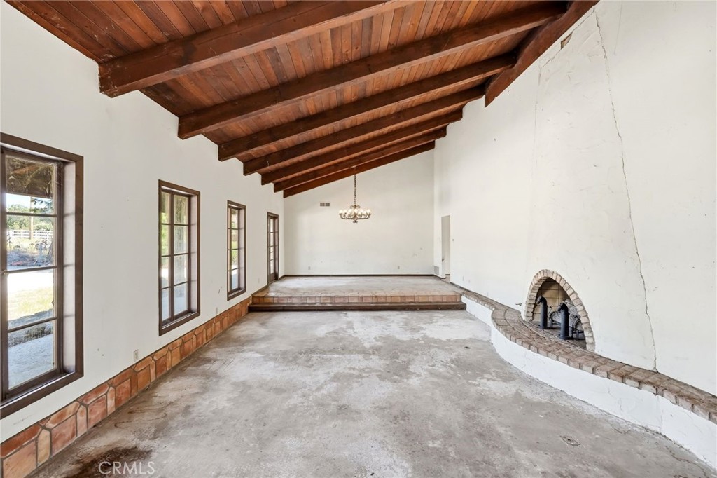 11560 Darling Road Agua Dulce, CA 91390 - Photo 4 of 45