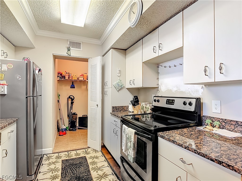 13505 Eagle Ridge Drive, Unit 423 Fort Myers, FL 33912 - Photo 11 of 46