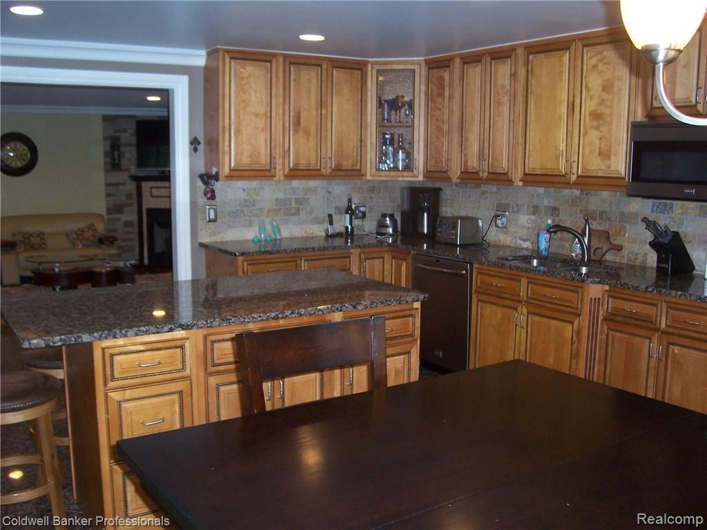 3586 Eastern Avenue Rochester Hills, MI 48307 - Photo 8 of 41