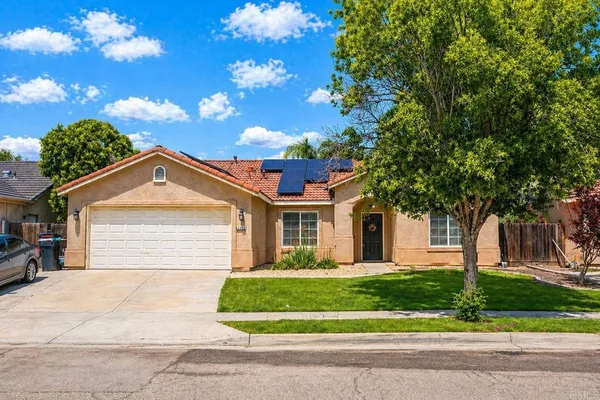 $400,000 | 1462 Chimney Way, Lemoore, CA 93245