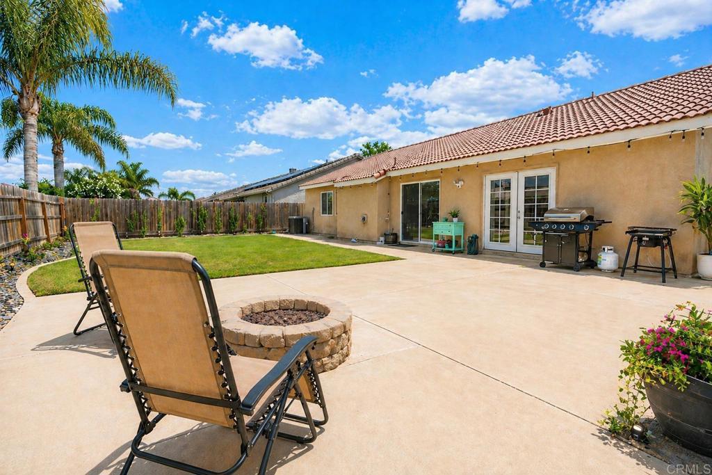 1462 Chimney Way Lemoore, CA 93245 - Photo 3 of 38