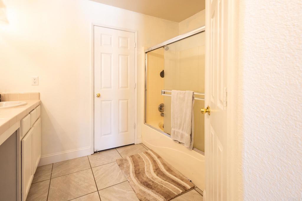 1462 Chimney Way Lemoore, CA 93245 - Photo 32 of 38