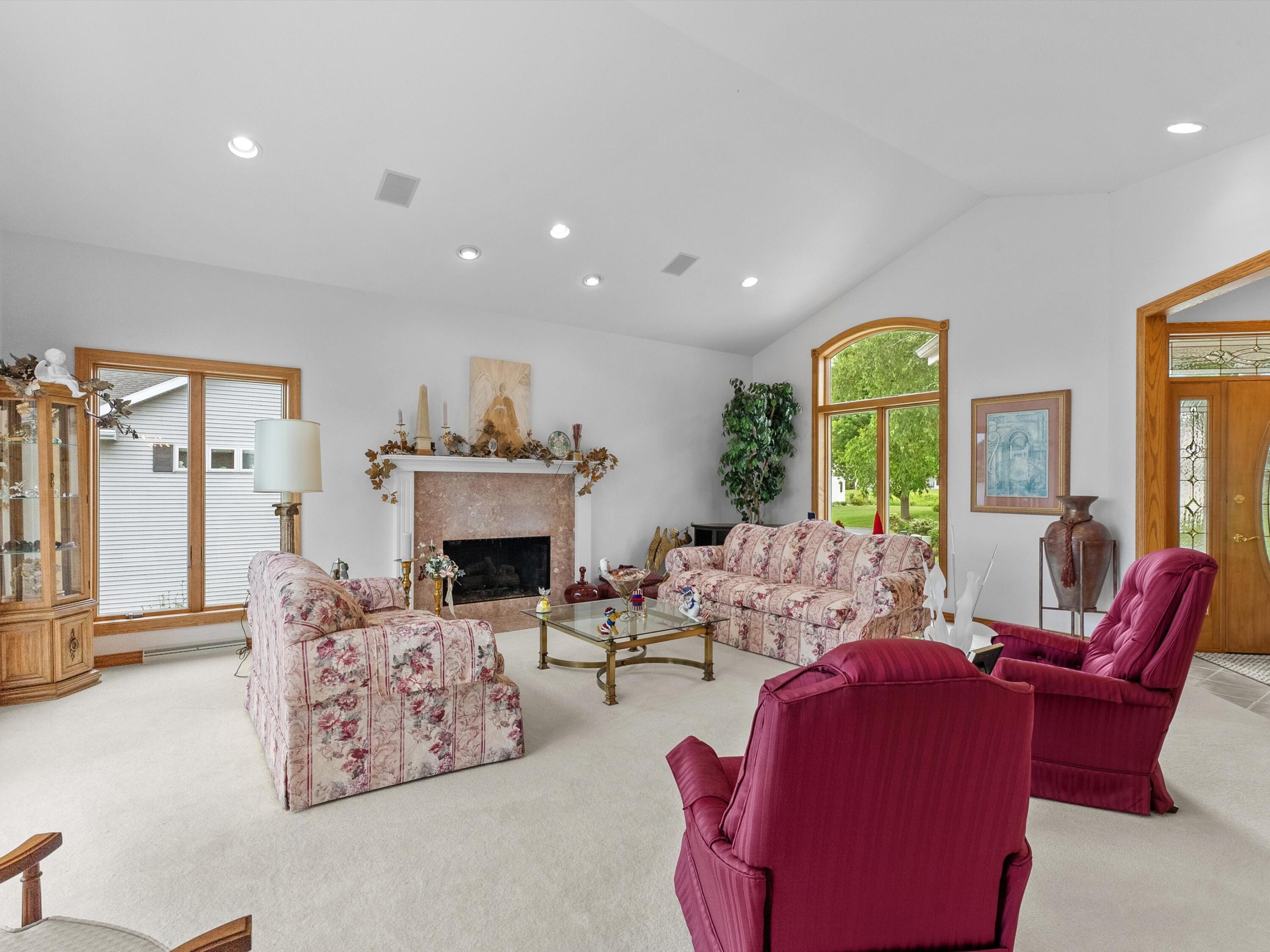 1505 Blue Heron Drive Two Rivers, WI 54241 - Photo 19 of 50 23-23_living-room_003