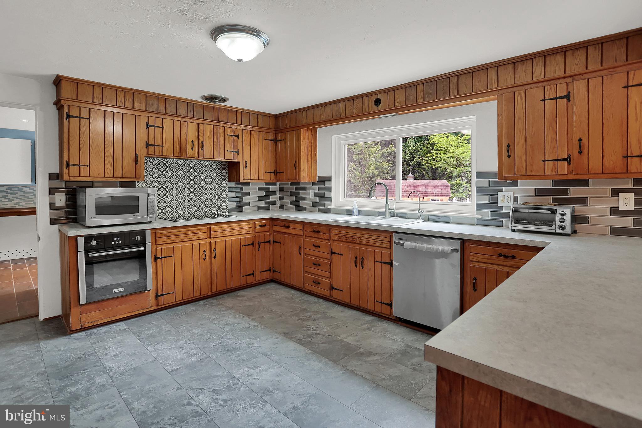 175 Pickett Road Dover, PA 17315 - Photo 13 of 59 Gallery Image 13