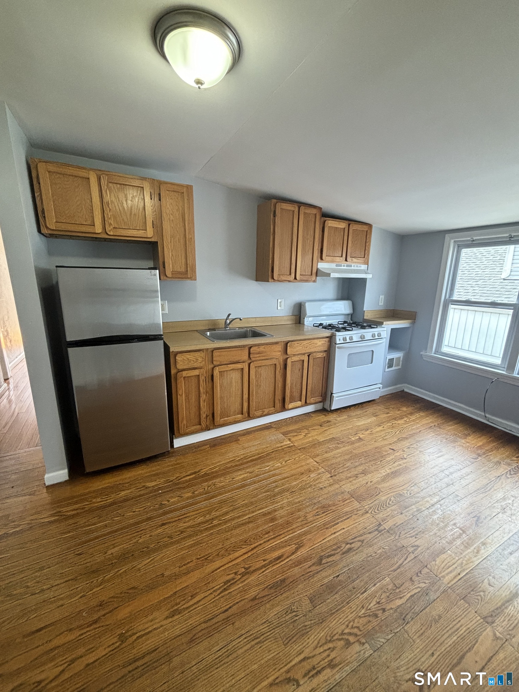 86 Birdsey Street, Unit 3R Bridgeport, CT 06610 - Photo 2 of 7