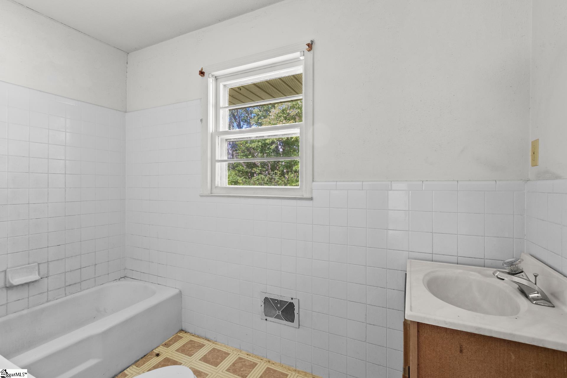 3190 Apple Orchard Road Clinton, SC 29325 - Photo 17 of 34