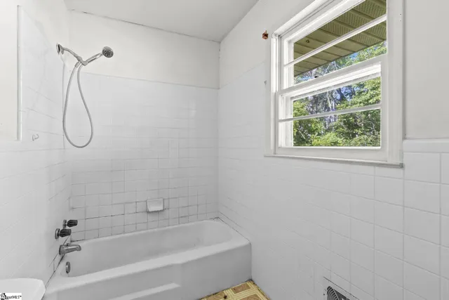 $229,900 | 3190 Apple Orchard Road, Clinton, SC 29325