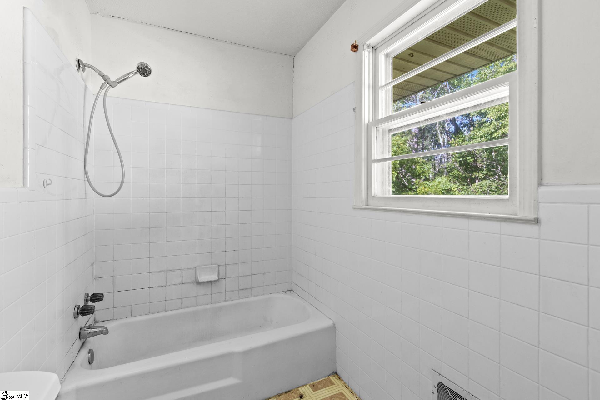 3190 Apple Orchard Road Clinton, SC 29325 - Photo 18 of 34